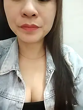 Snapshot of Girl_Shy2000 chatting on 11/13/25, 03:55 Girl Shy2000 online show from 11/13/25, 03:55