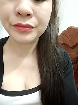 Snapshot of Girl_Shy2000 chatting on 11/15/25, 02:46 Girl Shy2000 online show from 11/15/25, 02:46