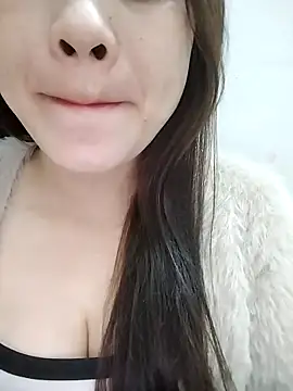 Snapshot of Girl_Shy2000 chatting on 11/26/25, 11:44 Girl Shy2000 online show from 11/26/25, 11:44