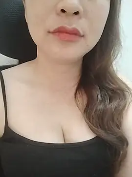 Girl Shy2000 online show from 05/24/26, 04:17