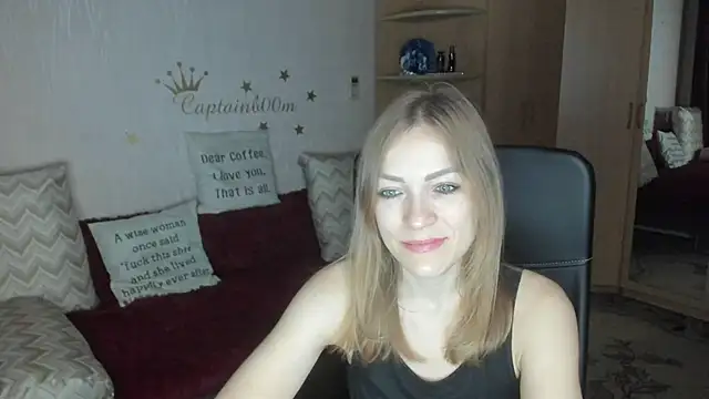 Tiffany Bates online show from 10/21/25, 03:18