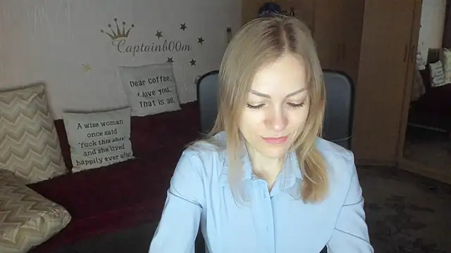 Tiffany Bates online show from 11/01/25, 03:19