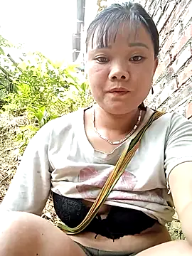 Snapshot of Samyy_xx chatting on 10/08/25, 05:38 Samyy xx online show from 10/08/25, 05:38