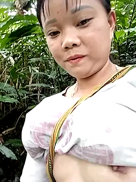 Snapshot of Samyy_xx chatting on 10/14/25, 01:28 Samyy xx online show from 10/14/25, 01:28