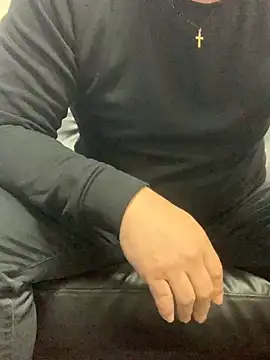 Snapshot of mj-story chatting on 10/31/25, 04:02 mj-story online show from 10/31/25, 04:02