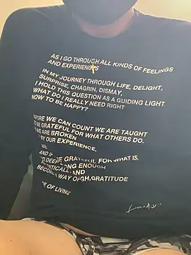 Snapshot of mj-story chatting on 11/14/25, 11:24 mj-story online show from 11/14/25, 11:24