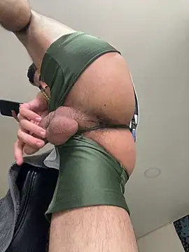 Snapshot of Pingasaboy20 chatting on 12/19/25, 02:57 Pingasaboy20 online show from 12/19/25, 02:57