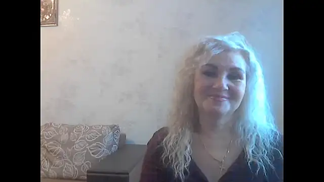 Snapshot of LadySexyBlond chatting on 12/23/25, 06:00 LadySexyBlond online show from 12/23/25, 06:00