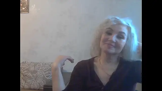 Snapshot of LadySexyBlond chatting on 02/13/26, 08:21 LadySexyBlond online show from 02/13/26, 08:21