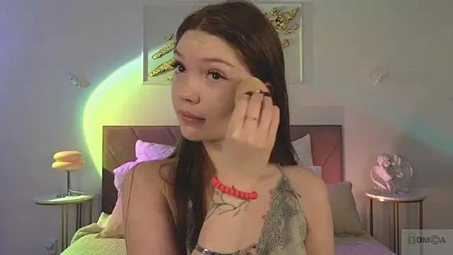 Nicole Broown  online show from 11/08/25, 09:13