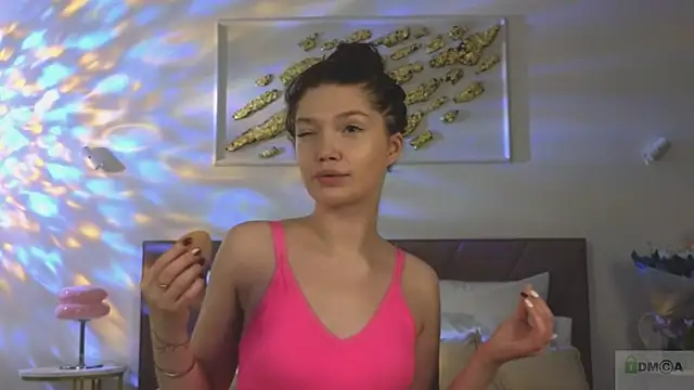 Nicole Broown  online show from 12/03/25, 09:35