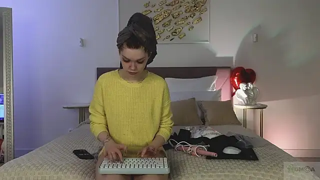 Snapshot of Nicole_Broown_ chatting on 03/01/26, 08:55 Nicole Broown online show from 03/01/26, 08:55