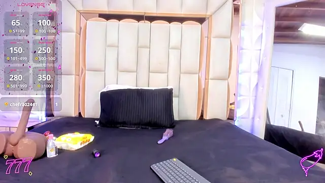 Sarah Adamss online show from 04/25/26, 12:30