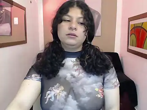 Snapshot of Fantassy_Loverss chatting on 10/07/25, 04:15 Fantassy Loverss online show from 10/07/25, 04:15