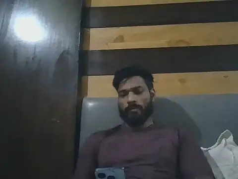 Raw12499 online show from 11/04/25, 03:33