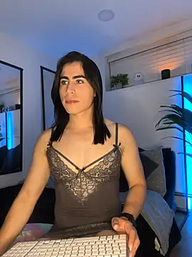 Snapshot of emilycolte chatting on 10/20/25, 12:00 emilycolte online show from 10/20/25, 12:00