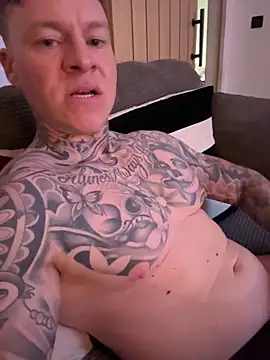 Snapshot of TeasySam chatting on 04/04/26, 01:37 TeasySam online show from 04/04/26, 01:37