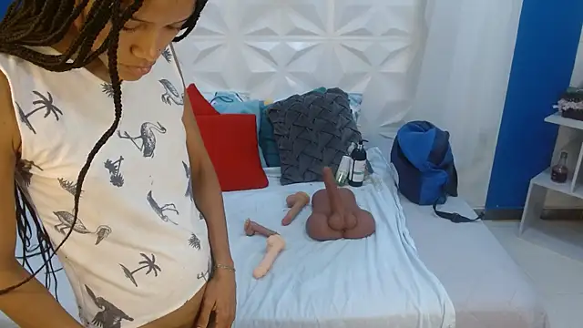 adisson petite1 online show from 11/16/25, 12:33