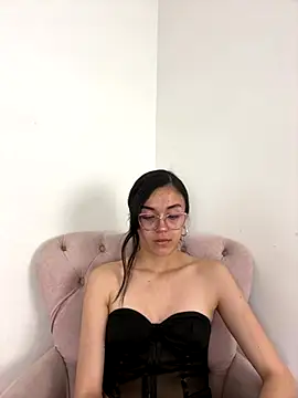 Snapshot of Liaa_sr chatting on 10/11/25, 06:28 Liaa sr online show from 10/11/25, 06:28