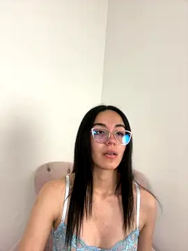 Snapshot of Liaa_sr chatting on 10/16/25, 07:37 Liaa sr online show from 10/16/25, 07:37