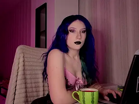 violet-siren-x online show from 03/18/26, 09:23