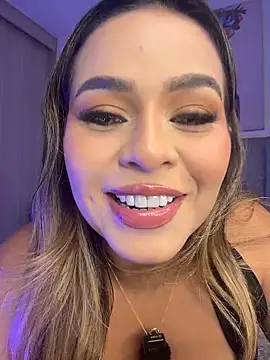 Snapshot of itsdanividarte chatting on 03/21/26, 04:39 itsdanividarte online show from 03/21/26, 04:39