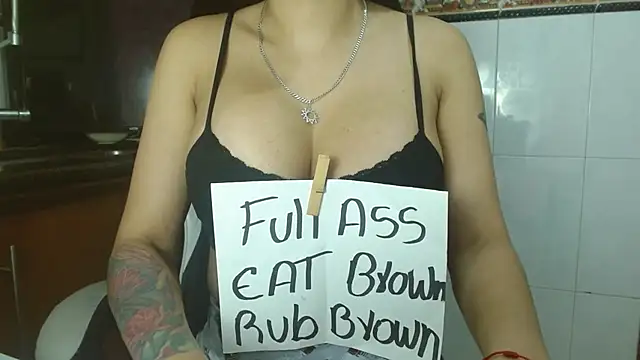 Snapshot of Zoe_Slut chatting on 10/09/25, 11:30 Zoe Slut online show from 10/09/25, 11:30