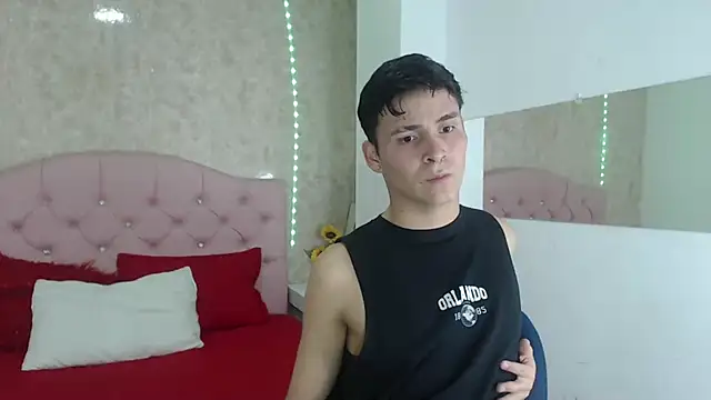 Aaron Foxxx online show from 12/04/25, 09:23