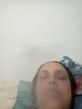 Crisribeiro online show from 12/17/25, 02:45