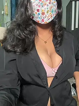 Snapshot of Lisa_afreen chatting on 07/01/26, 05:23 Lisa afreen online show from 07/01/26, 05:23