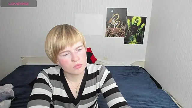 Cattie w  online show from 11/22/25, 01:15