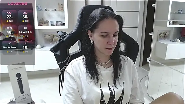 Snapshot of Irwi_Tomboy chatting on 10/21/25, 09:15 Irwi Tomboy online show from 10/21/25, 09:15