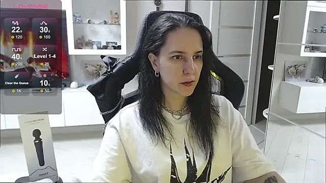 Snapshot of Irwi_Tomboy chatting on 10/23/25, 05:01 Irwi Tomboy online show from 10/23/25, 05:01