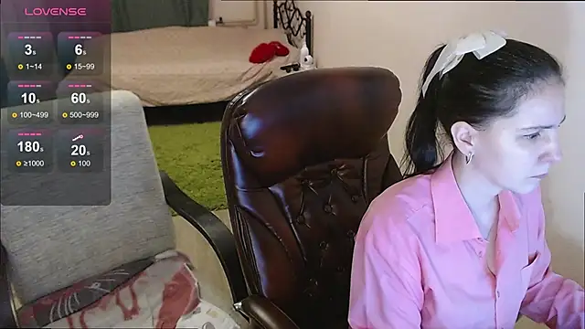 Snapshot of Irwi_Tomboy chatting on 11/15/25, 09:00 Irwi Tomboy online show from 11/15/25, 09:00