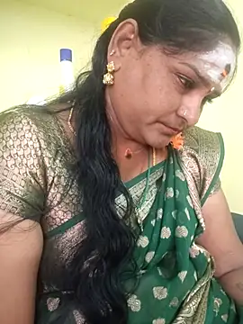 Snapshot of navyasree143 chatting on 04/21/26, 04:41 navyasree143 online show from 04/21/26, 04:41
