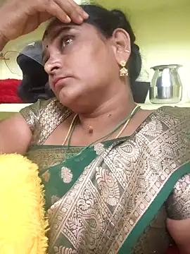 Snapshot of navyasree143 chatting on 04/21/26, 04:45 navyasree143 online show from 04/21/26, 04:45