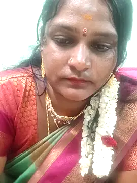 Snapshot of navyasree143 chatting on 05/10/26, 05:40 navyasree143 online show from 05/10/26, 05:40