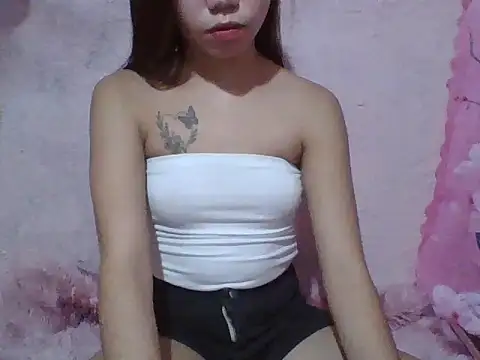 Snapshot of SweetPussie18x chatting on 05/27/26, 02:14 SweetPussie18x online show from 05/27/26, 02:14