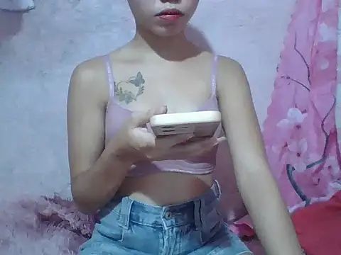 Snapshot of SweetPussie18x chatting on 05/28/26, 02:20 SweetPussie18x online show from 05/28/26, 02:20