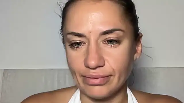 Snapshot of Roriann chatting on 03/05/26, 04:36 Roriann online show from 03/05/26, 04:36