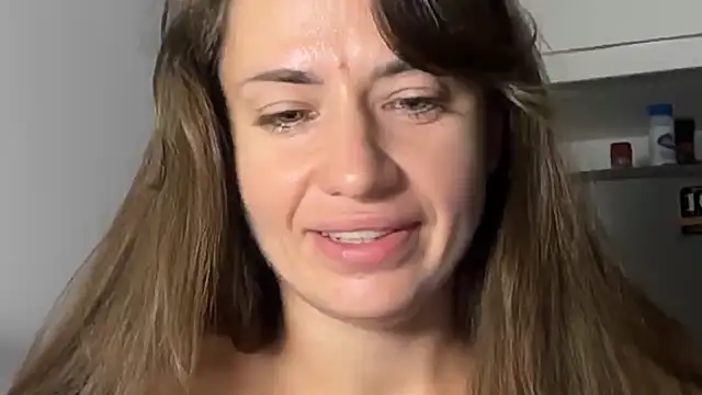 Snapshot of Roriann chatting on 03/13/26, 04:13 Roriann online show from 03/13/26, 04:13