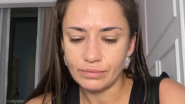 Snapshot of Roriann chatting on 03/17/26, 04:21 Roriann online show from 03/17/26, 04:21