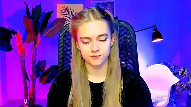 JuneWoods online show from 11/27/25, 06:04