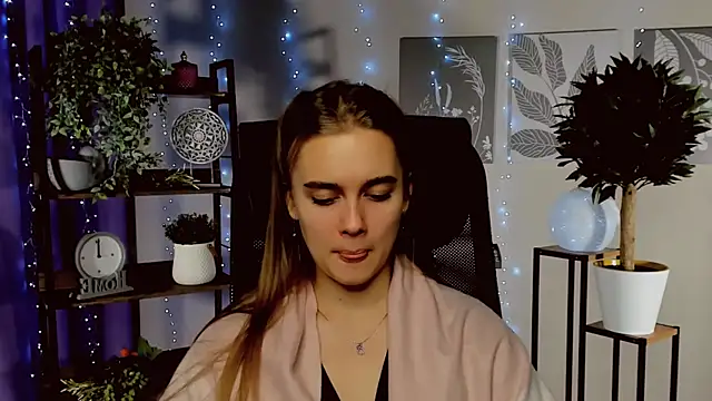 JuneWoods online show from 12/19/25, 01:18