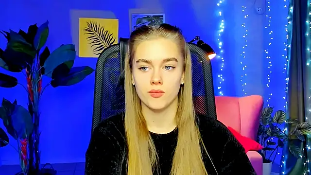 Snapshot of JuneWoods chatting on 01/13/26, 08:19 JuneWoods online show from 01/13/26, 08:19