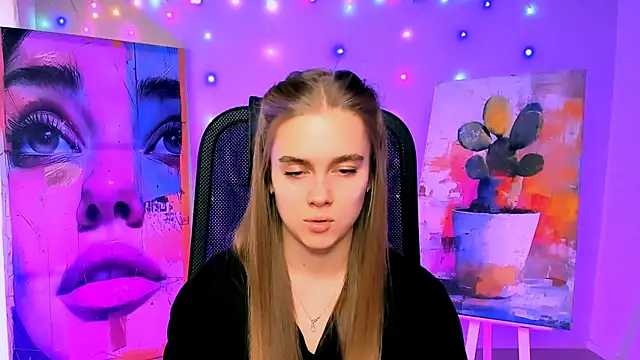 Snapshot of JuneWoods chatting on 02/10/26, 07:23 JuneWoods online show from 02/10/26, 07:23