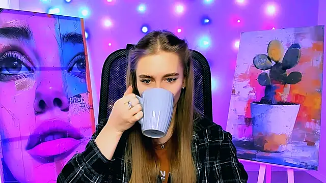 Snapshot of JuneWoods chatting on 02/11/26, 07:02 JuneWoods online show from 02/11/26, 07:02