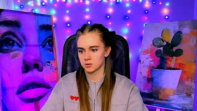 Snapshot of JuneWoods chatting on 02/12/26, 07:25 JuneWoods online show from 02/12/26, 07:25