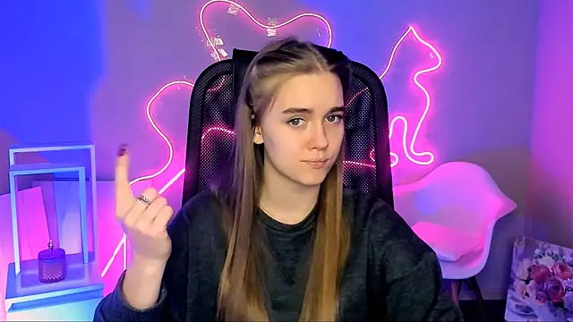 Snapshot of JuneWoods chatting on 02/16/26, 02:02 JuneWoods online show from 02/16/26, 02:02