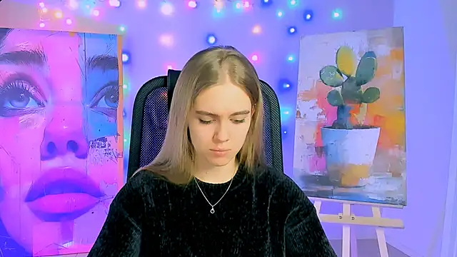 Snapshot of JuneWoods chatting on 02/24/26, 07:17 JuneWoods online show from 02/24/26, 07:17